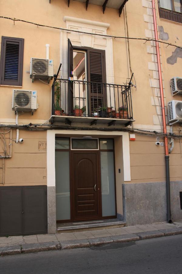 Due Cappuccini Appartement Palermo Buitenkant foto